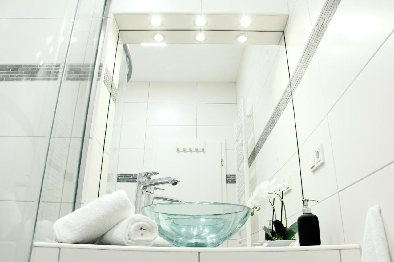 Secret Hideaways Cozystudio Superior Apartments Mit Wifi L 450M Bis Uni L Messe L Flughafen L Zoo Duisburg Luaran gambar
