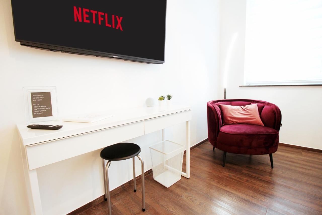Secret Hideaways Cozystudio Superior Apartments Mit Wifi L 450M Bis Uni L Messe L Flughafen L Zoo Duisburg Luaran gambar