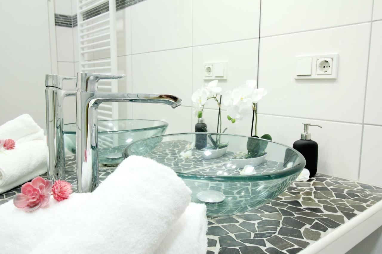 Secret Hideaways Cozystudio Superior Apartments Mit Wifi L 450M Bis Uni L Messe L Flughafen L Zoo Duisburg Luaran gambar